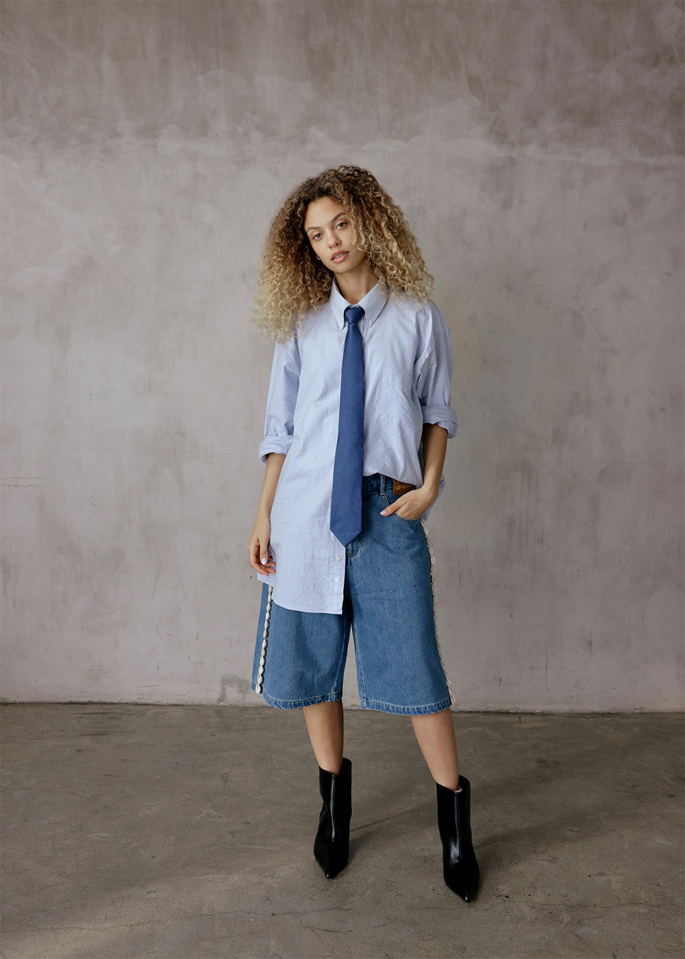Blue Indigo Cowrie Trim Jorts